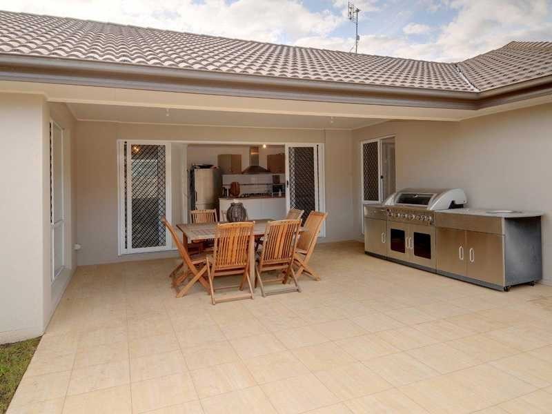 6 DERWENT ST, Sippy Downs QLD 4556