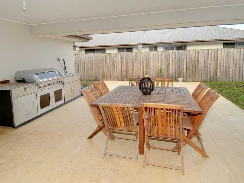6 DERWENT ST, Sippy Downs QLD 4556