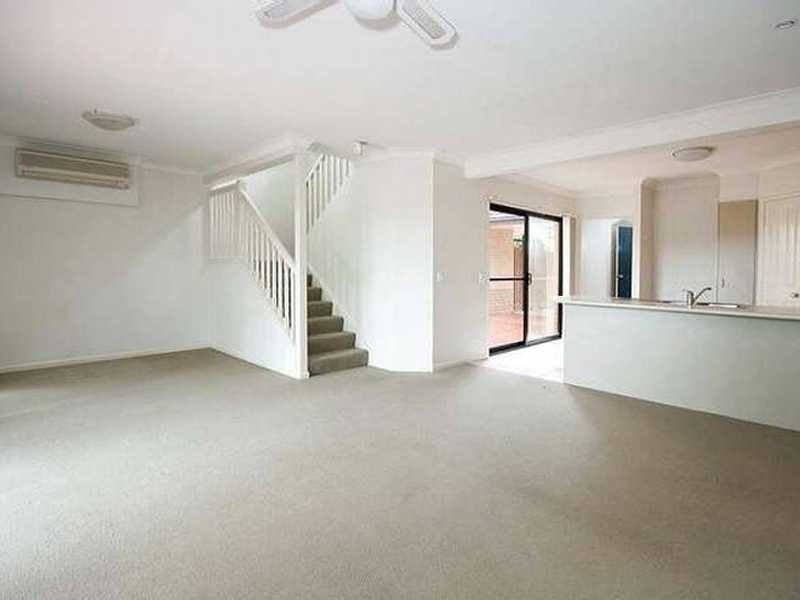Unit 16/2 SPRINGHILL DVE, Sippy Downs QLD 4556