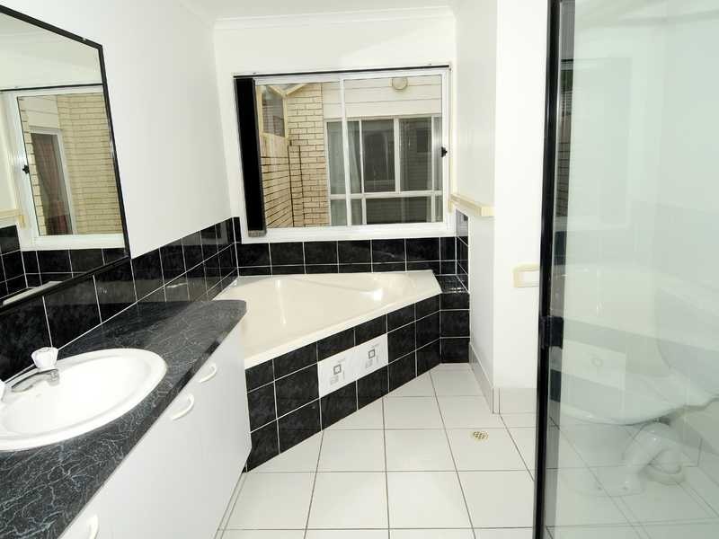 43 Sorbonne Close, Sippy Downs QLD 4556