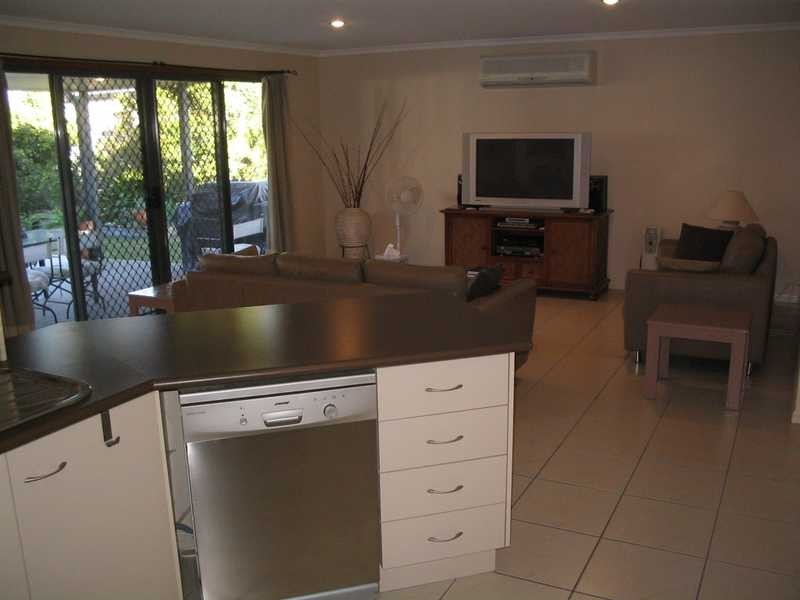 8 Pembroke Crescent, Sippy Downs QLD 4556