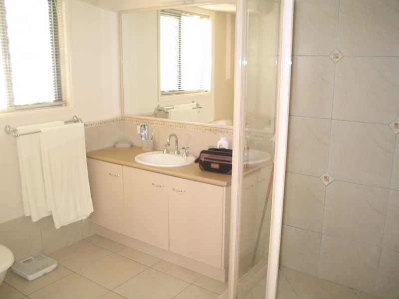 8 Pembroke Crescent, Sippy Downs QLD 4556