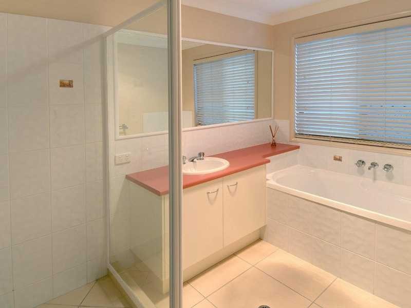 17 Tolman Street, Sippy Downs QLD 4556