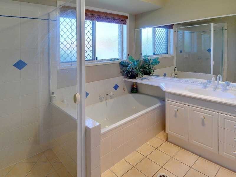 10 Bronte Court, Sippy Downs QLD 4556