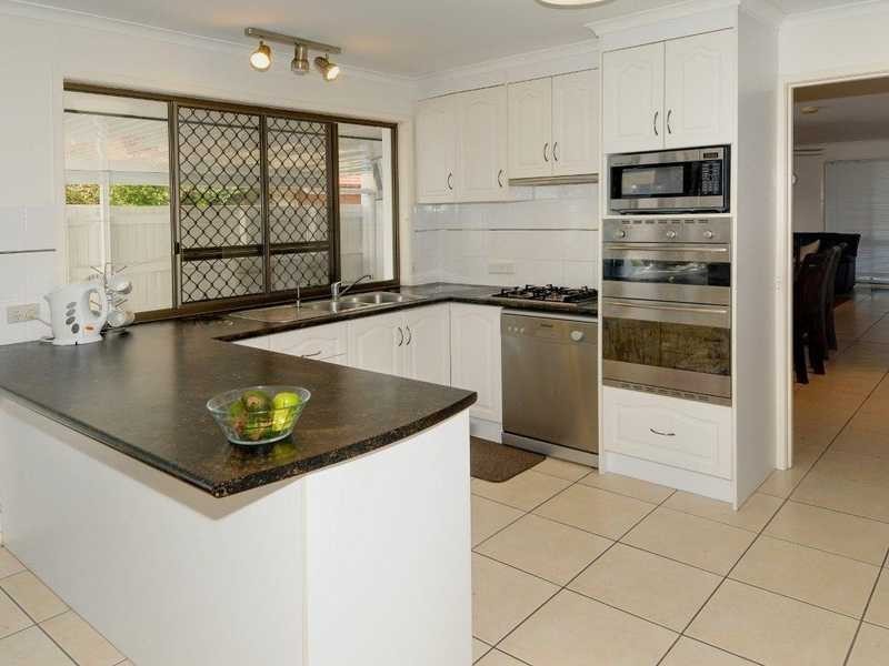 30 Karawatha Drive, Mountain Creek QLD 4557