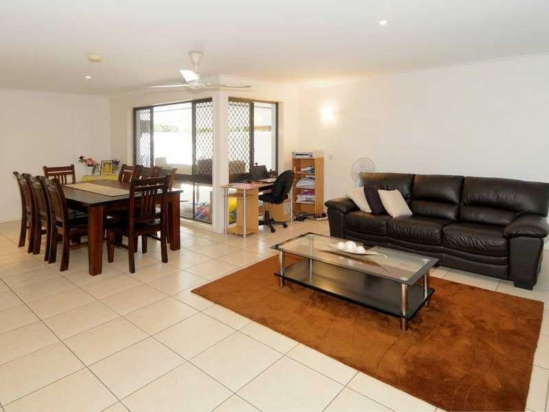 30 Karawatha Drive, Mountain Creek QLD 4557