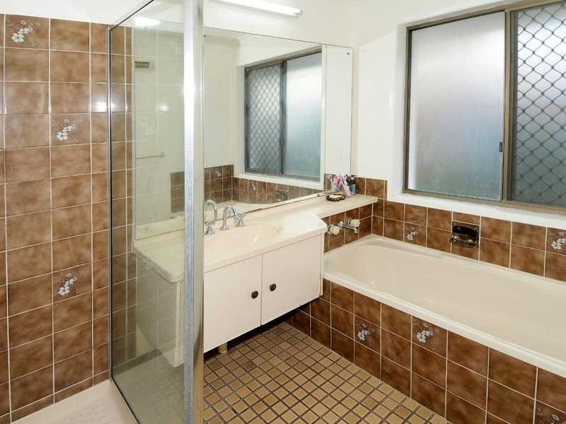 30 Karawatha Drive, Mountain Creek QLD 4557