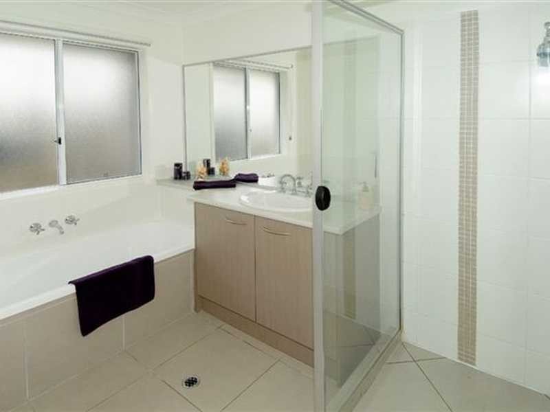 6 Ellington Street, Sippy Downs QLD 4556