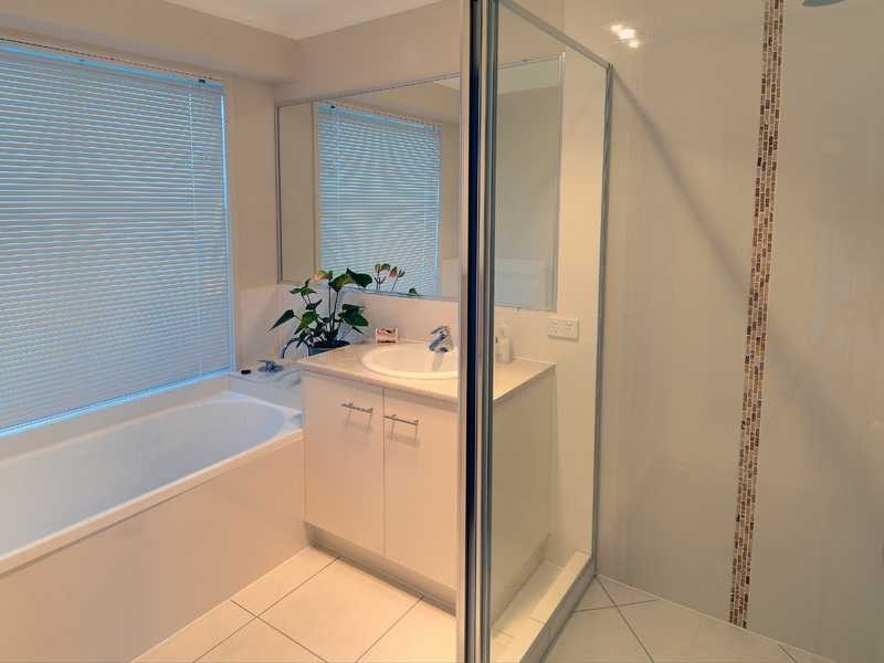 17 Clarence Place, Sippy Downs QLD 4556