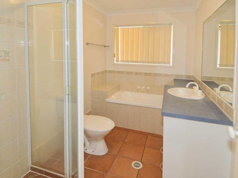 35 Bernheid Crescent, Sippy Downs QLD 4556