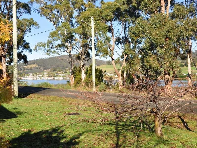33 Esplanade Road, Cygnet TAS 7112