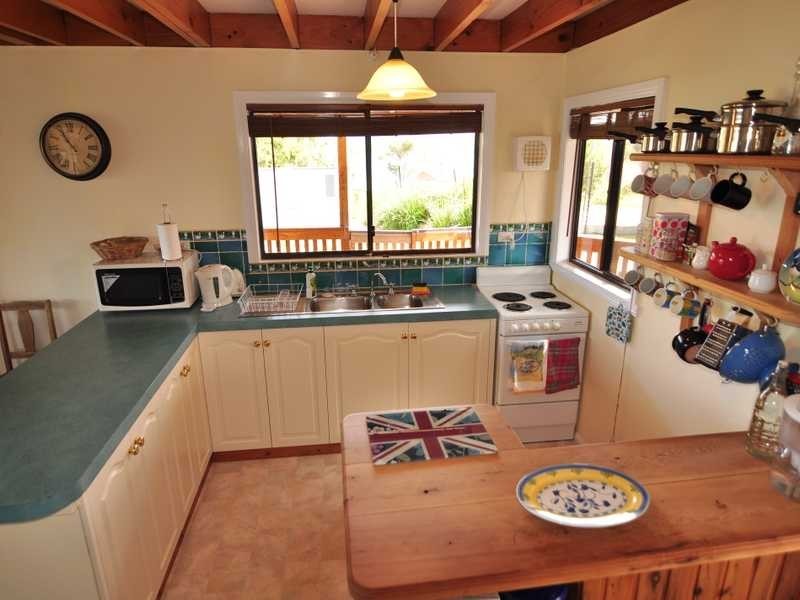 42 Chuter Street, Deep Bay TAS 7112