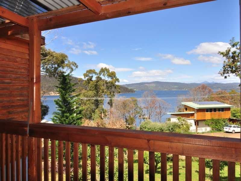 42 Chuter Street, Deep Bay TAS 7112
