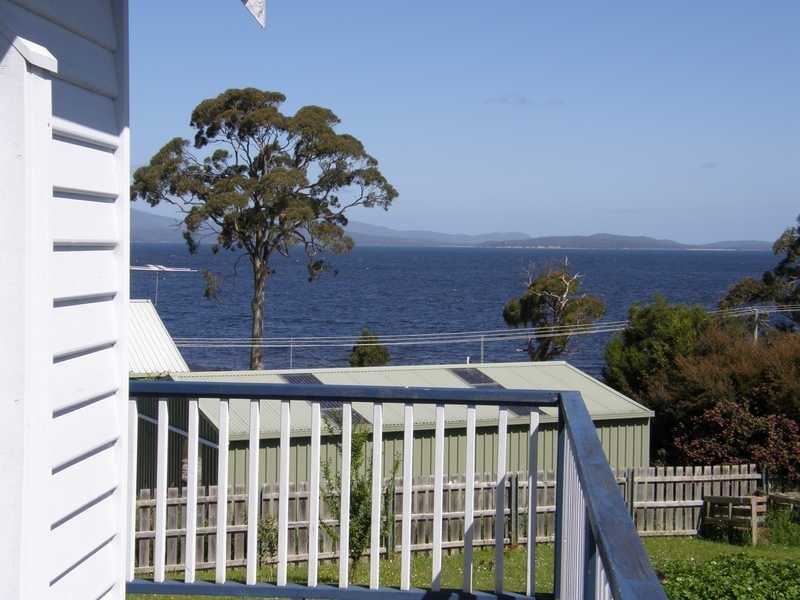 Verona Sands TAS 7112