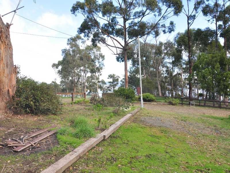 35 Sandrock Loop, Abels Bay TAS 7112