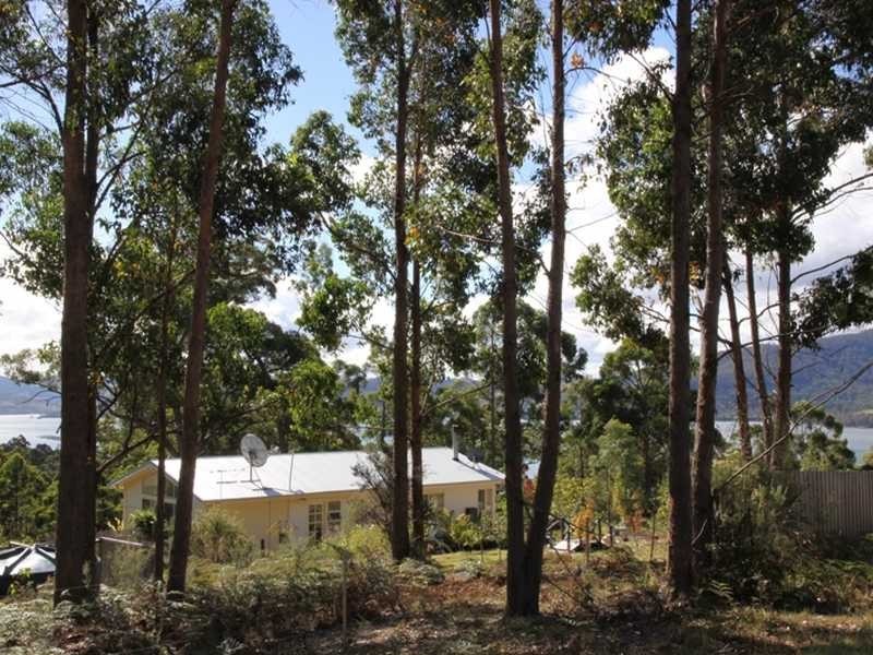 18 White Cliffs Rd, Brooks Bay TAS 7116