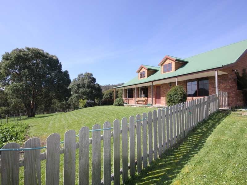 69 Graces Road, Glaziers Bay TAS 7109
