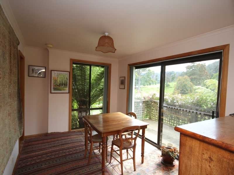 8 Gordons Road, Gardners Bay TAS 7112