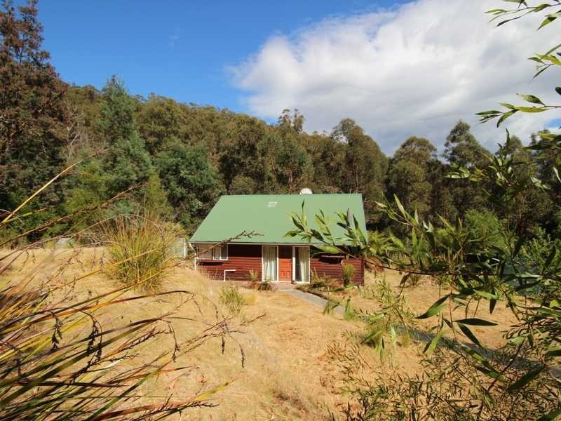 228 Cross Road, Gardners Bay TAS 7112