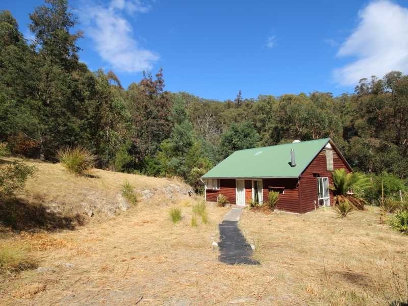228 Cross Road, Gardners Bay TAS 7112