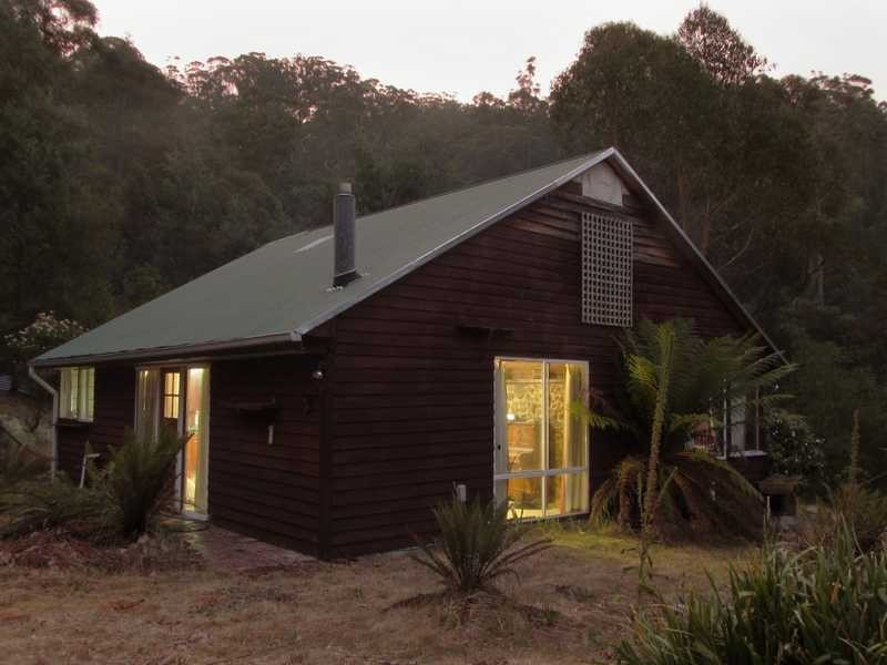 228 Cross Road, Gardners Bay TAS 7112