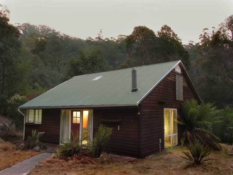 228 Cross Road, Gardners Bay TAS 7112