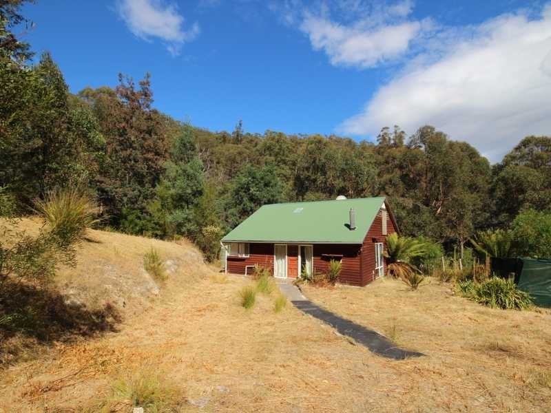 228 Cross Road, Gardners Bay TAS 7112