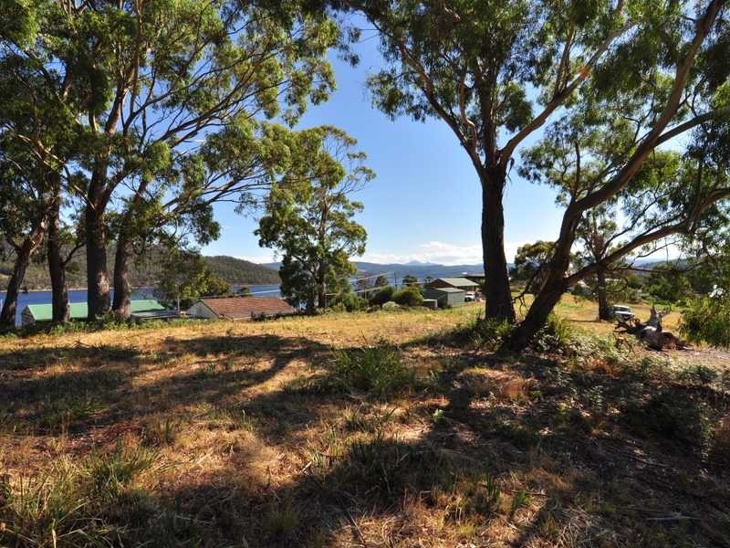 25 Glovers Road, Deep Bay TAS 7112