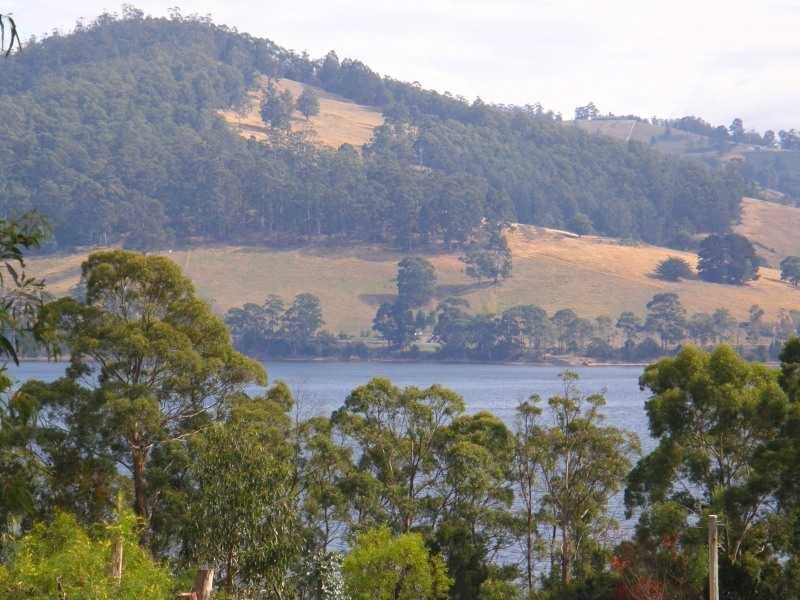 25 Glovers Road, Deep Bay TAS 7112