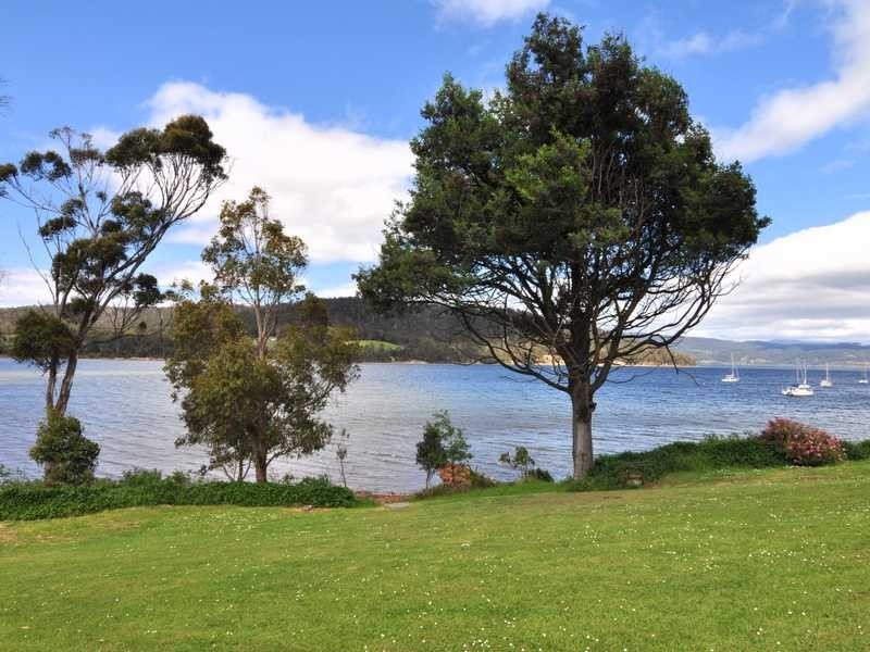 Deep Bay TAS 7112