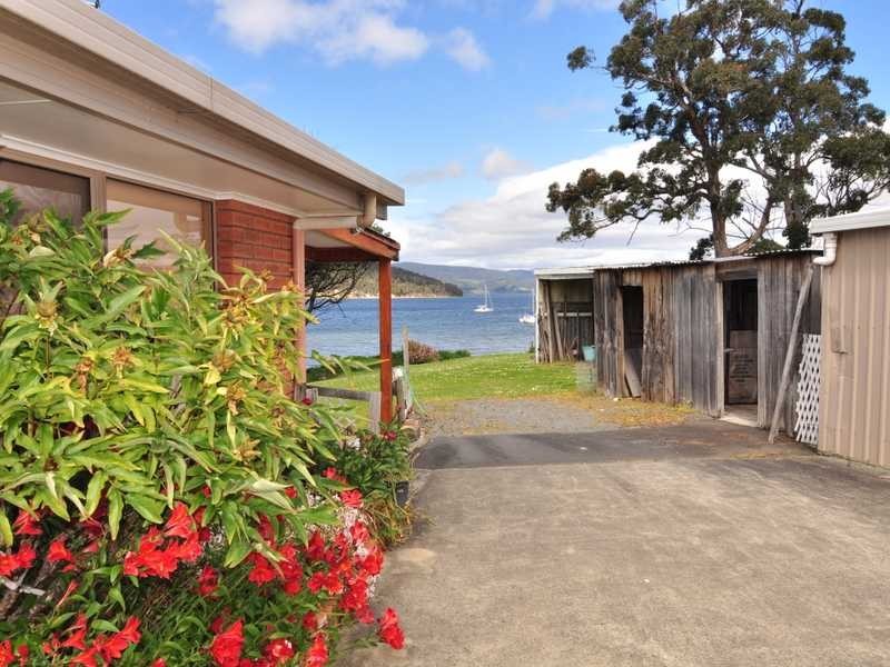 Deep Bay TAS 7112