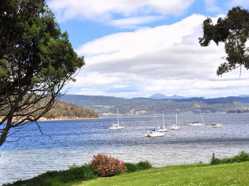 Deep Bay TAS 7112