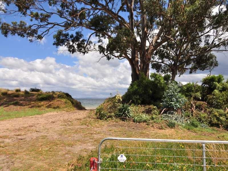 Verona Sands TAS 7112