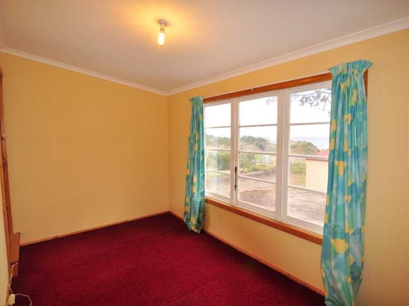 Verona Sands TAS 7112