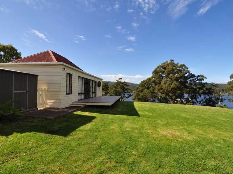 Deep Bay TAS 7112