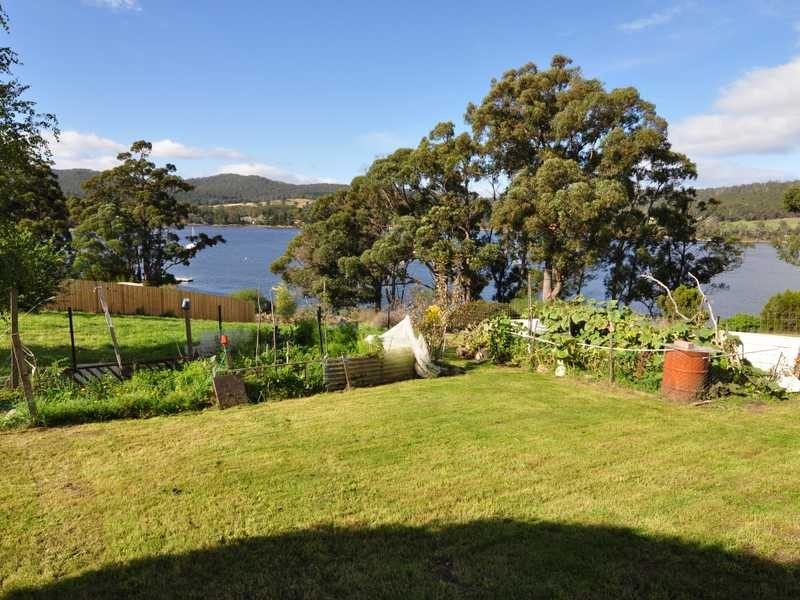 Deep Bay TAS 7112