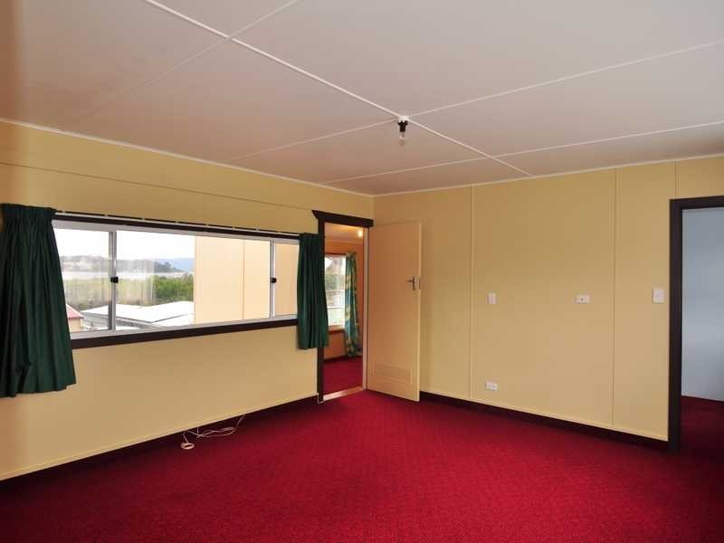 Verona Sands TAS 7112