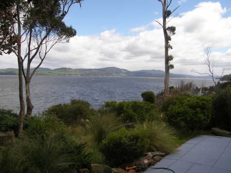 Charlotte Cove TAS 7112