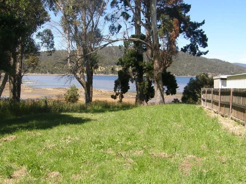 Deep Bay TAS 7112