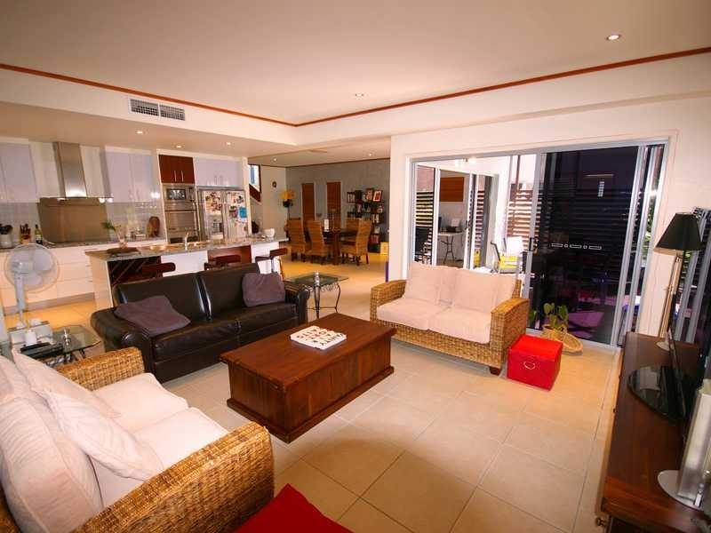 Sandstone Point QLD 4511