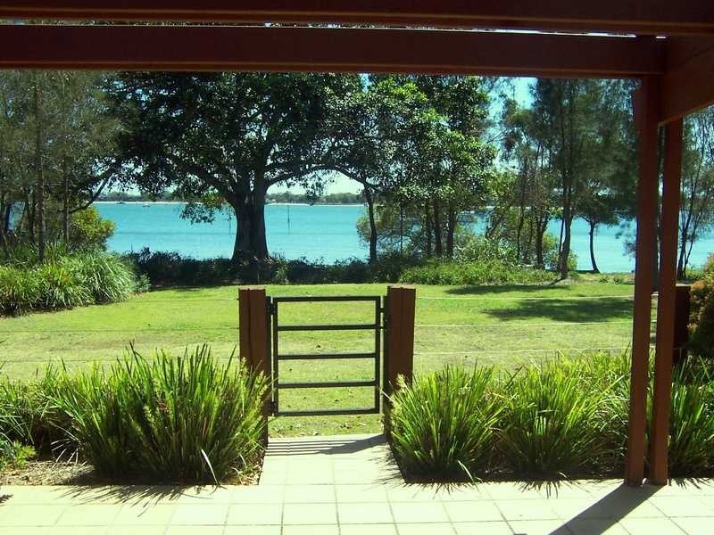 Sandstone Point QLD 4511