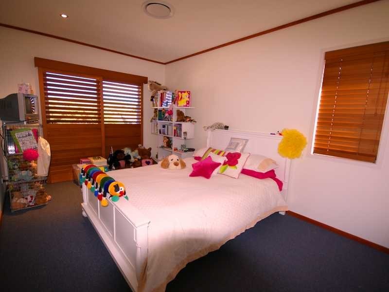 Sandstone Point QLD 4511