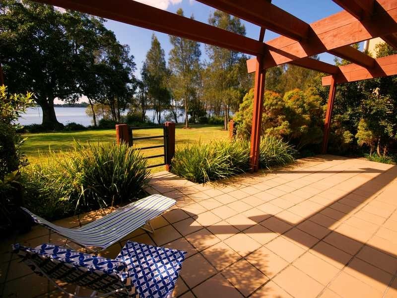 Sandstone Point QLD 4511