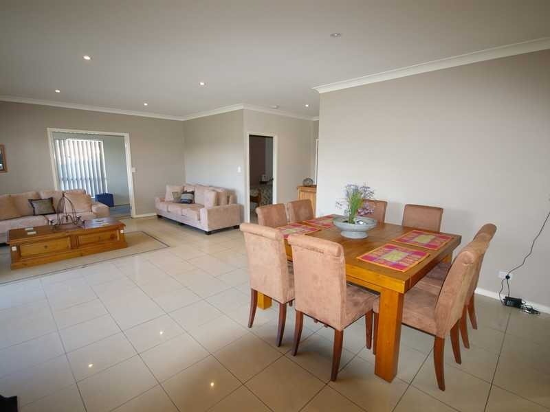 10 Barklya Crescent, Bribie Island QLD 4507