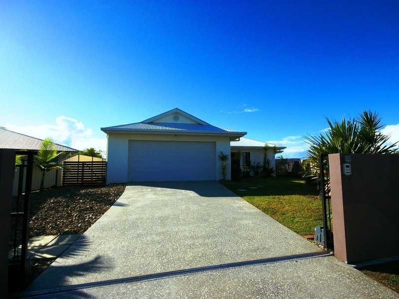 10 Barklya Crescent, Bongaree QLD 4507