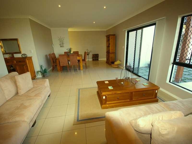 10 Barklya Crescent, Bribie Island QLD 4507