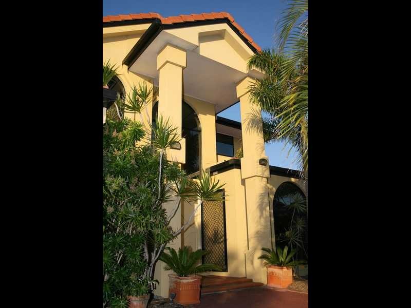 9 Sunbrite Court, Sandstone Point QLD 4511