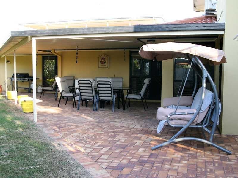 9 Sunbrite Court, Sandstone Point QLD 4511
