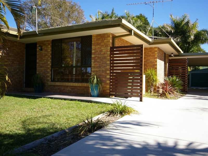 18 Grace Street, Beachmere QLD 4510