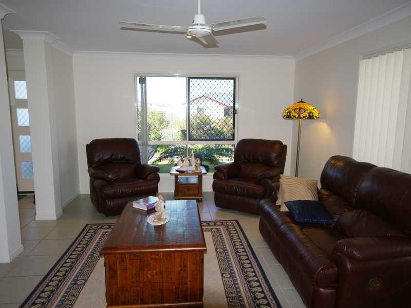 2 Bronte Place, Sandstone Point QLD 4511